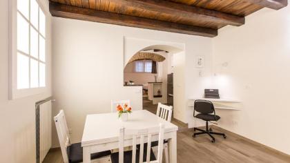 Rental in Rome Trastevere White - image 14