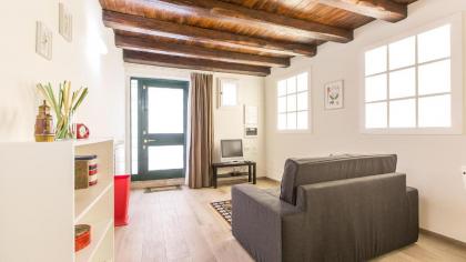 Rental in Rome Trastevere White - image 20