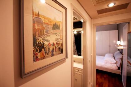 Tiepolo Romantic Terrace Apartment - image 17