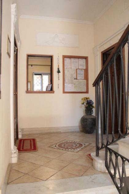 Ianus Guest House - image 1