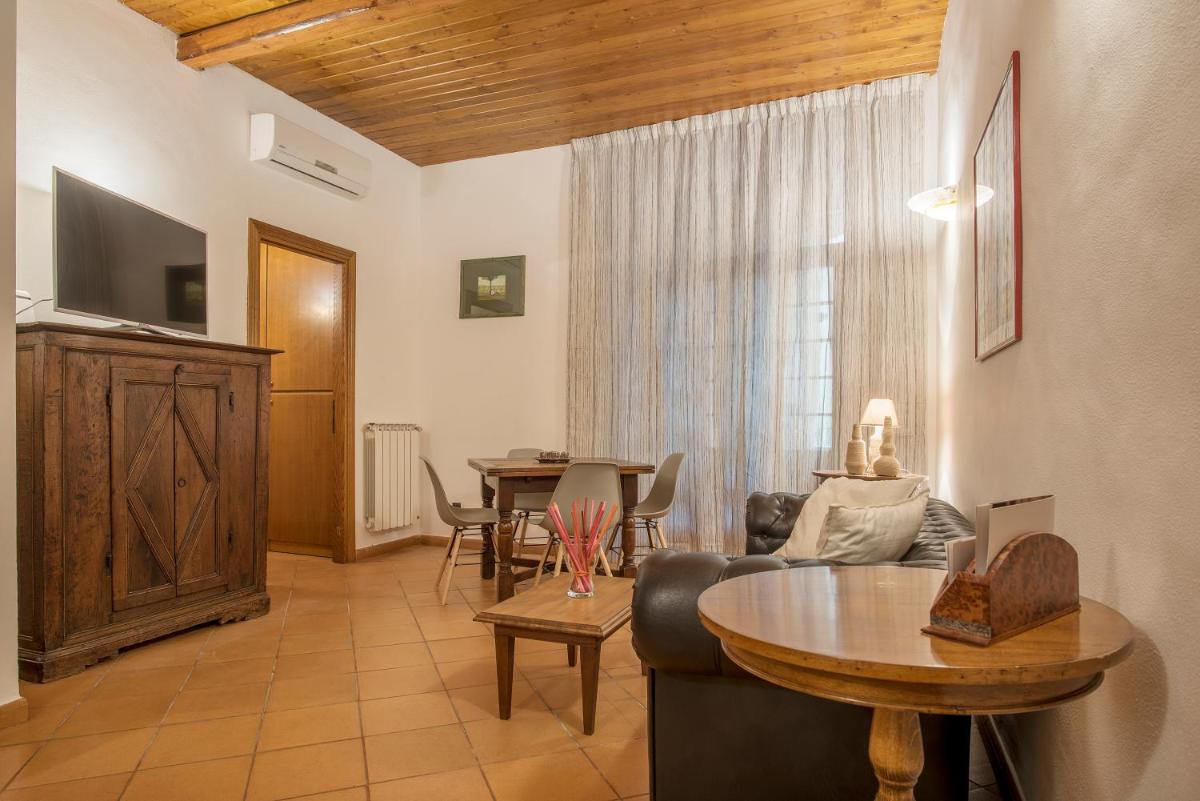 Villa Borghese Roomy Flat - image 7