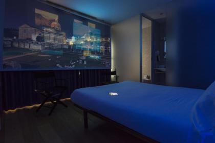 Colosseum Jacuzzi Suites - image 14