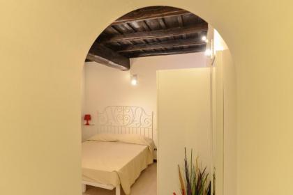 Urbana Colosseo Boutique Apartment - image 16