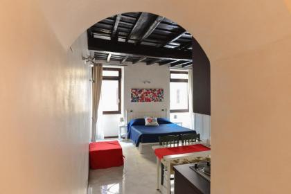 Urbana Colosseo Boutique Apartment - image 6