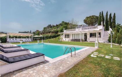 Amazing home in Roma with WiFi and Outdoor swimming pool 