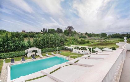 Amazing home in Roma with WiFi and Outdoor swimming pool - image 11