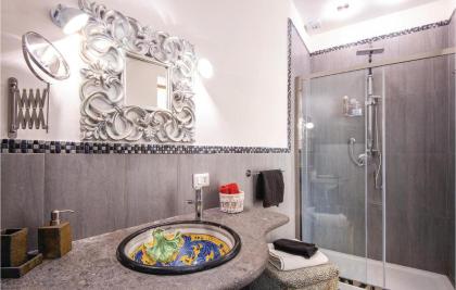 Amazing home in Roma with WiFi and Outdoor swimming pool - image 19