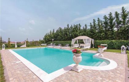 Amazing home in Roma with WiFi and Outdoor swimming pool - image 3