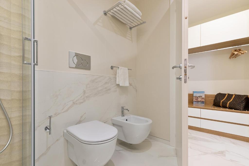 Cavour Suites Guest House - image 5