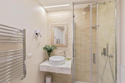 Cavour Suites Guest House - image 7