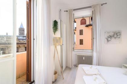 White Napoleone Apartment - image 15