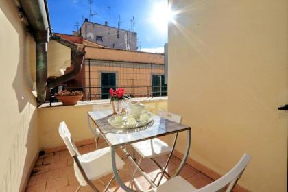 Monti charming apartment - Rome short let Service - image 10