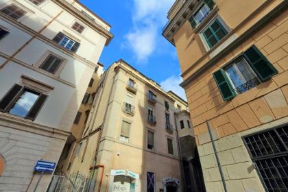 Monti charming apartment - Rome short let Service - image 12