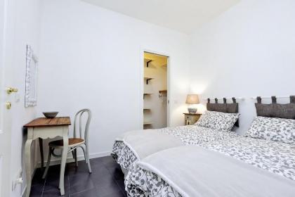 Monti charming apartment - Rome short let Service - image 17