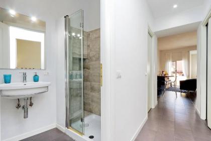 Monti charming apartment - Rome short let Service - image 7