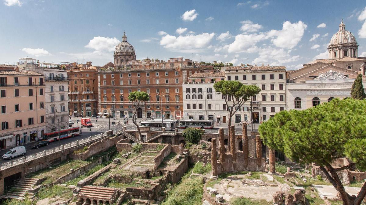 Rental In Rome Ancient View - main image