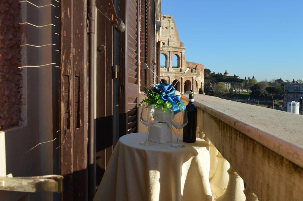 Balcony Colosseum View - image 6