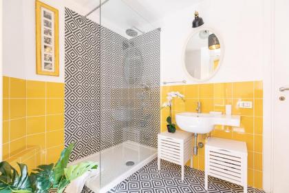 Rome As You Feel - Vittorio Colorful Design Apartment - image 14