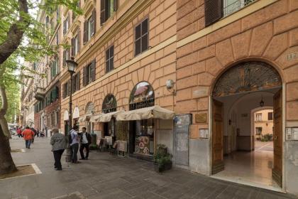 Colosseo Cozy Apartment - image 11