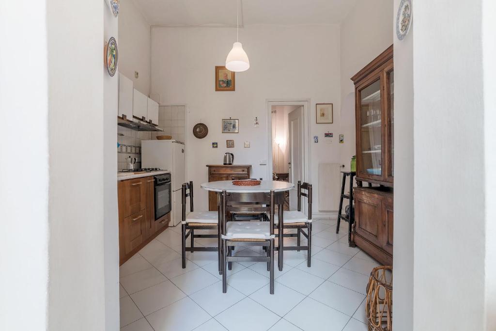 Colosseo Cozy Apartment - image 6