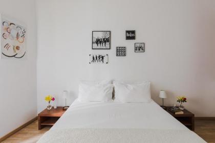 PennyLane Rome Apartment - image 13