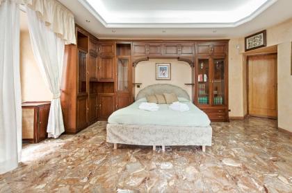 Spacious Home in Rome Colosseum & Termini n 15mins - image 5