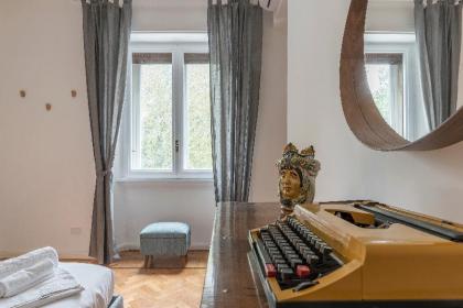 Tiber Stylish Apartment - image 12