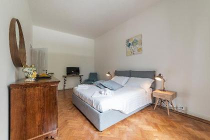 Tiber Stylish Apartment - image 13