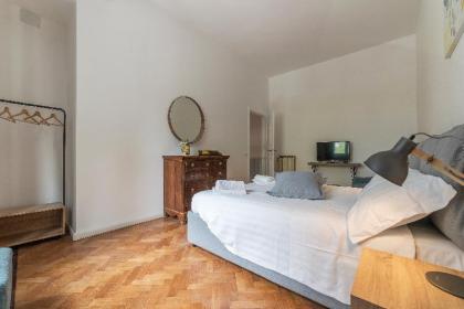 Tiber Stylish Apartment - image 16