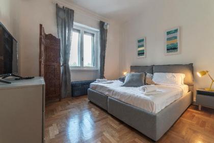 Tiber Stylish Apartment - image 19