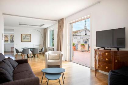 Penthouse Rome Capitol - image 11