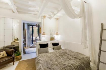 Trastevere Luxury&Charming Loft with Courtyard - image 1