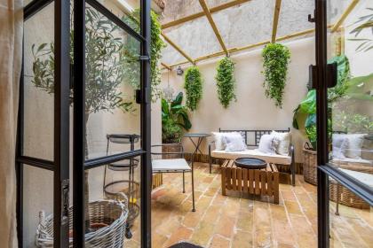 Trastevere Luxury&Charming Loft with Courtyard - image 6