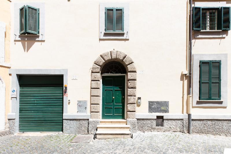 Roman Forum Cozy Apartment - image 2