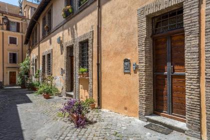 Monti Apartment in Medieval Building  - image 3