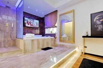 Spanish Diamond Luxury Suites & Jacuzzi - image 20