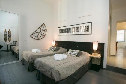 Spanish Steps DeLuxe Apartment - image 14