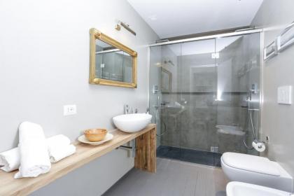 Spanish Steps DeLuxe Apartment - image 17