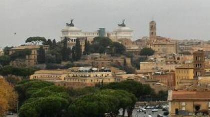 BLASERNA HOUSE in the heart of shopping in Roma - image 6