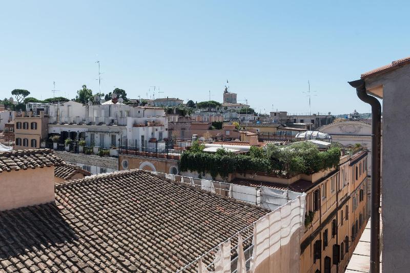 The Spanish Steps Grand Penthouse - image 2