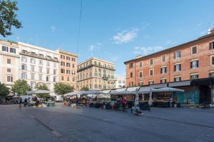 Lively Roma Trastevere renovated apartment - FromHometoRome - image 1