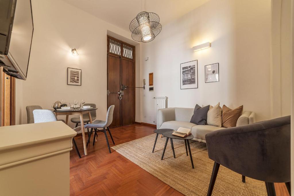 Lively Roma Trastevere renovated apartment - FromHometoRome - image 5