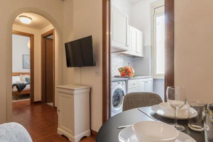 Lively Roma Trastevere renovated apartment - FromHometoRome - image 7