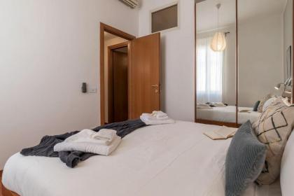 Lively Roma Trastevere renovated apartment - FromHometoRome - image 8