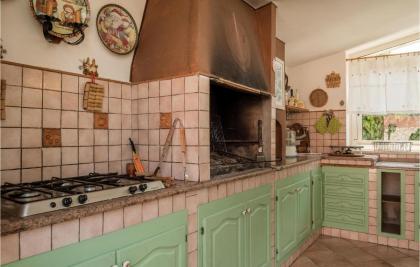 Awesome Home In Roma With 3 Bedrooms Wifi And Outdoor Swimming Pool - image 15