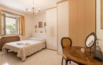 Awesome Home In Roma With 3 Bedrooms Wifi And Outdoor Swimming Pool - image 4