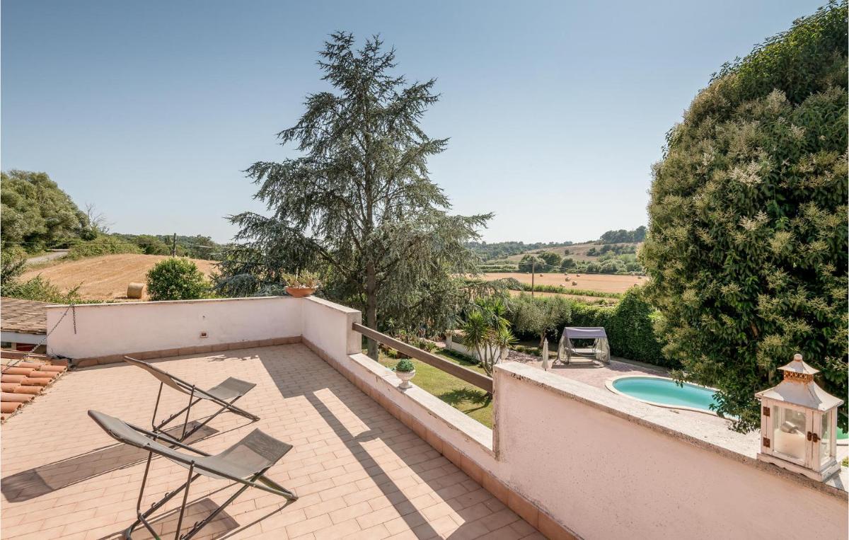 Awesome Home In Roma With 3 Bedrooms Wifi And Outdoor Swimming Pool - image 5