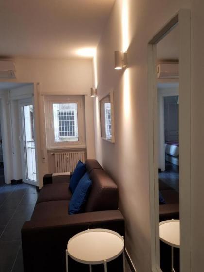 One bedroom appartement with wifi at Roma - image 11