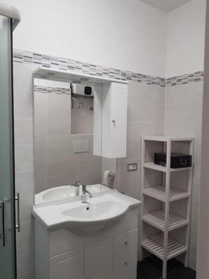 2 bedrooms appartement with wifi at Roma - image 18