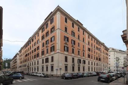 Piramide & Testaccio Design Flat - image 1